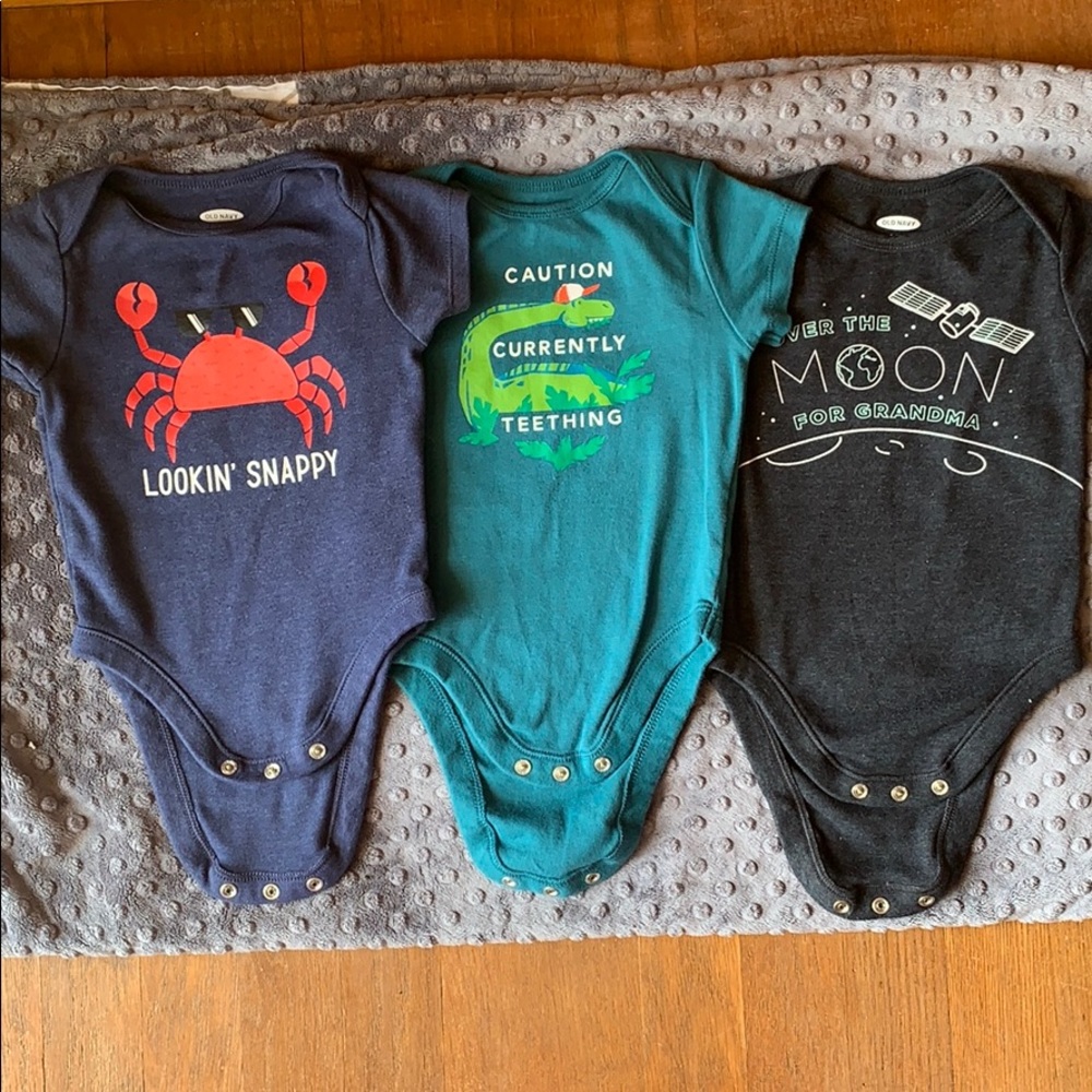 Old navy Set of 3 bodysuits